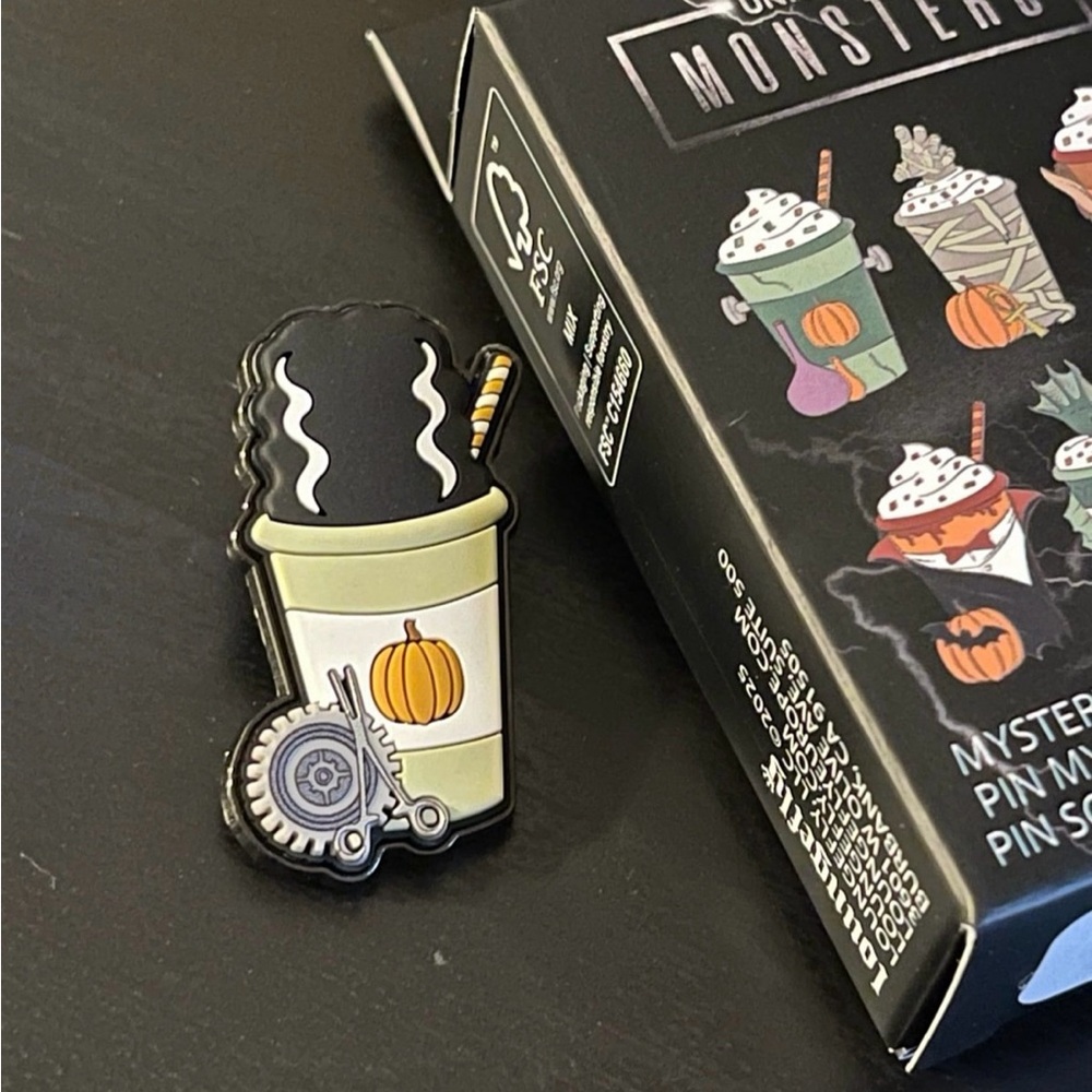 Loungefly Universal Monsters Bride of Frankenstein Latte blind box pin